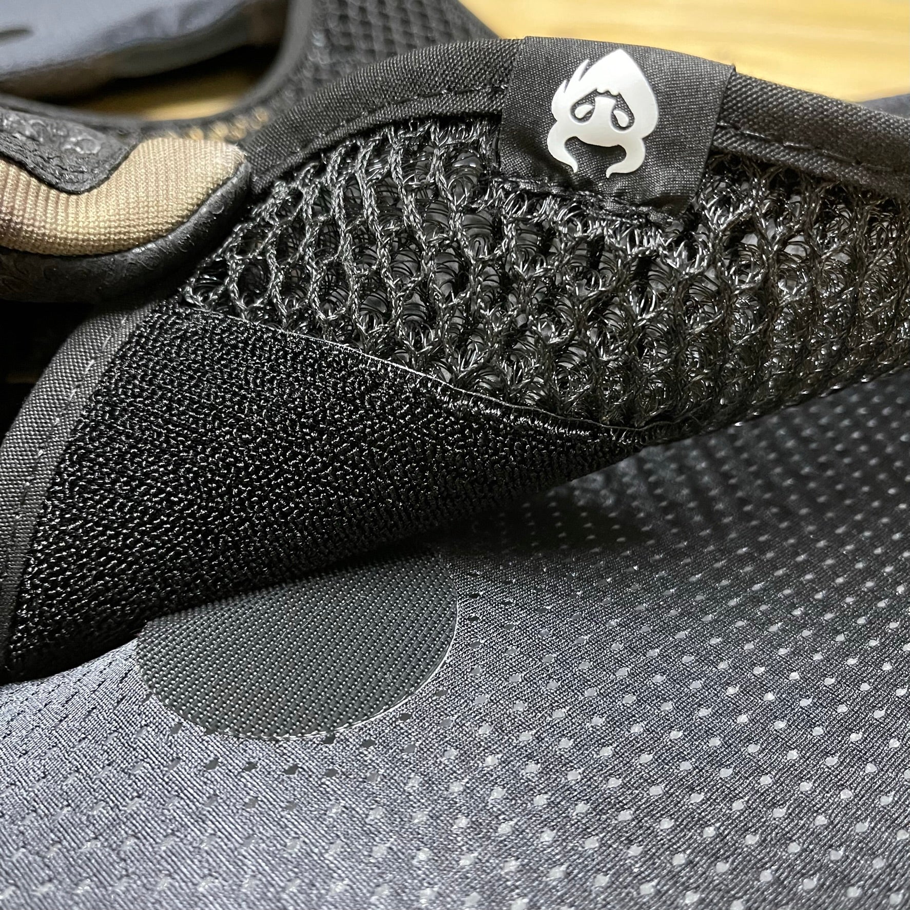 Fixations à crochet pour gilet de ventilation MILITAUR